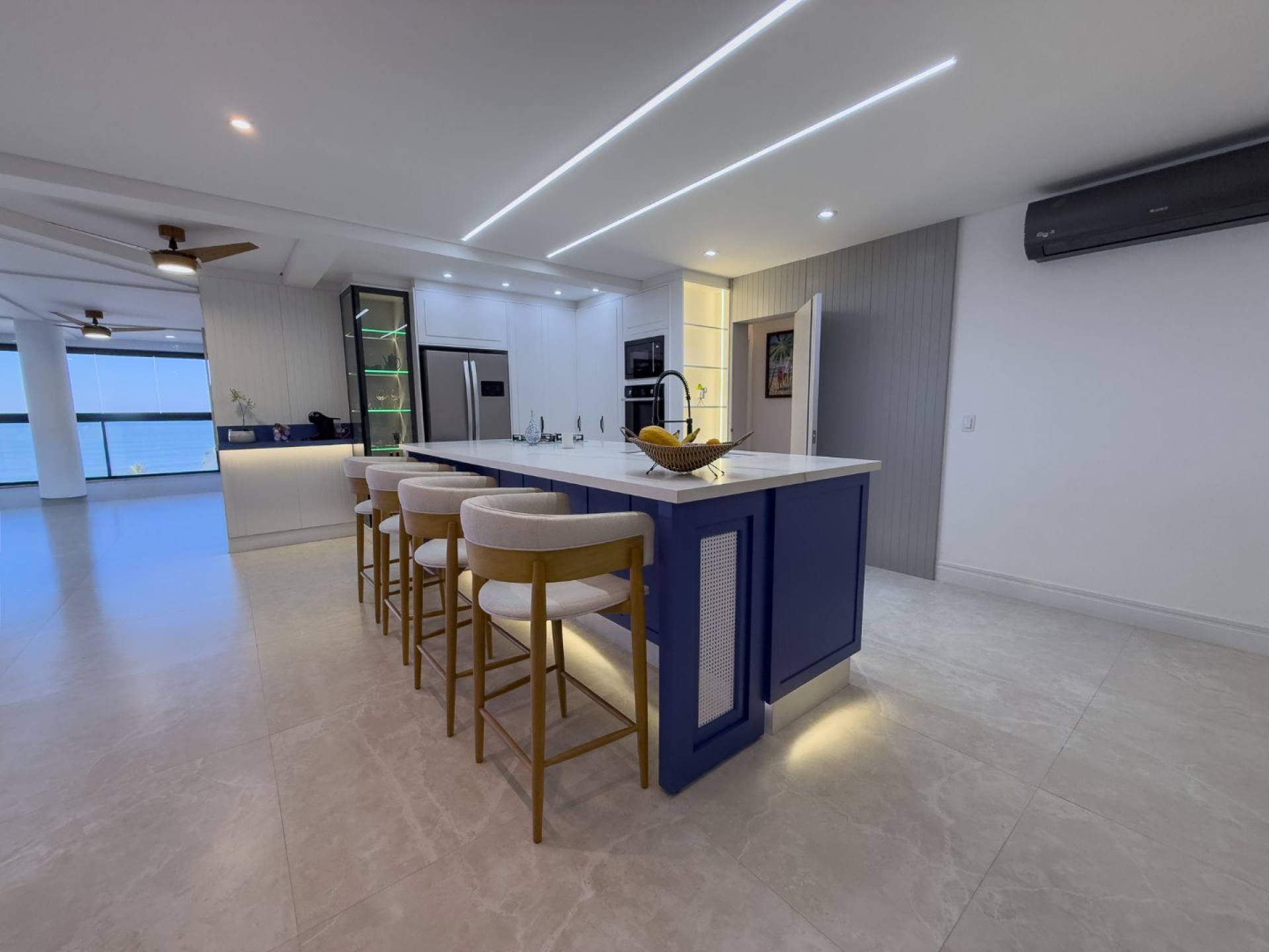 Apartamento Para Vender com 02 quartos 02 suítes no bairro Centro em Guaratuba