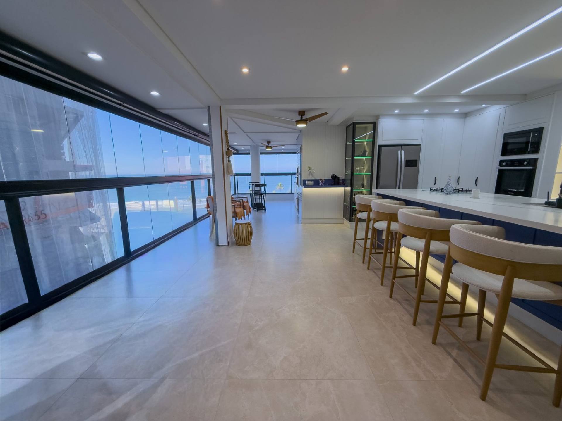 Apartamento Para Vender com 02 quartos 02 suítes no bairro Centro em Guaratuba