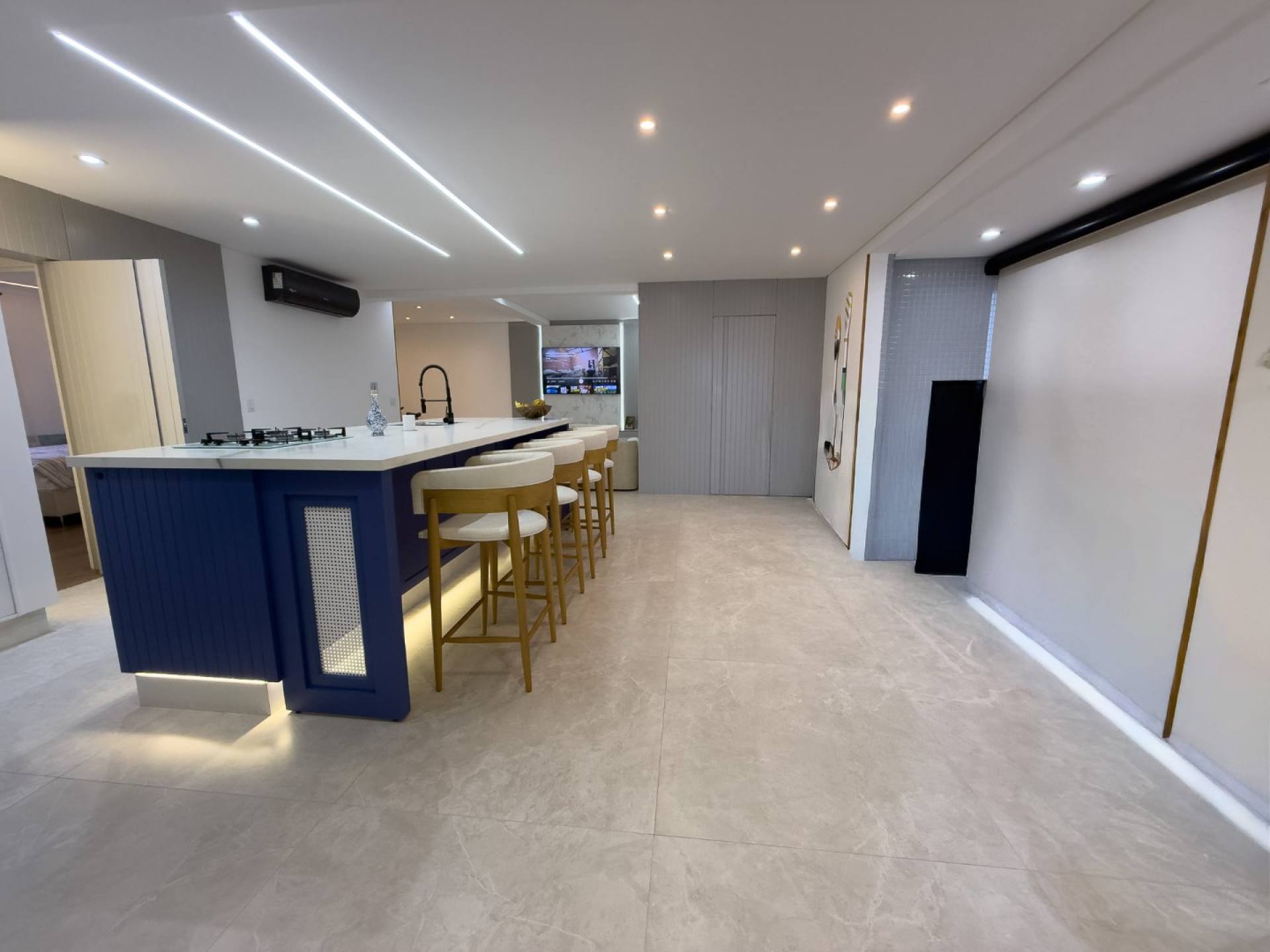 Apartamento Para Vender com 02 quartos 02 suítes no bairro Centro em Guaratuba