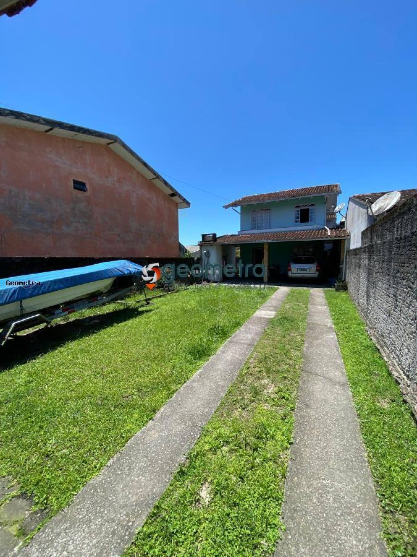 Sobrado Para Vender no bairro Piçarras 													<<< Selecione uma Cidade em 													<<< Selecione um Estado