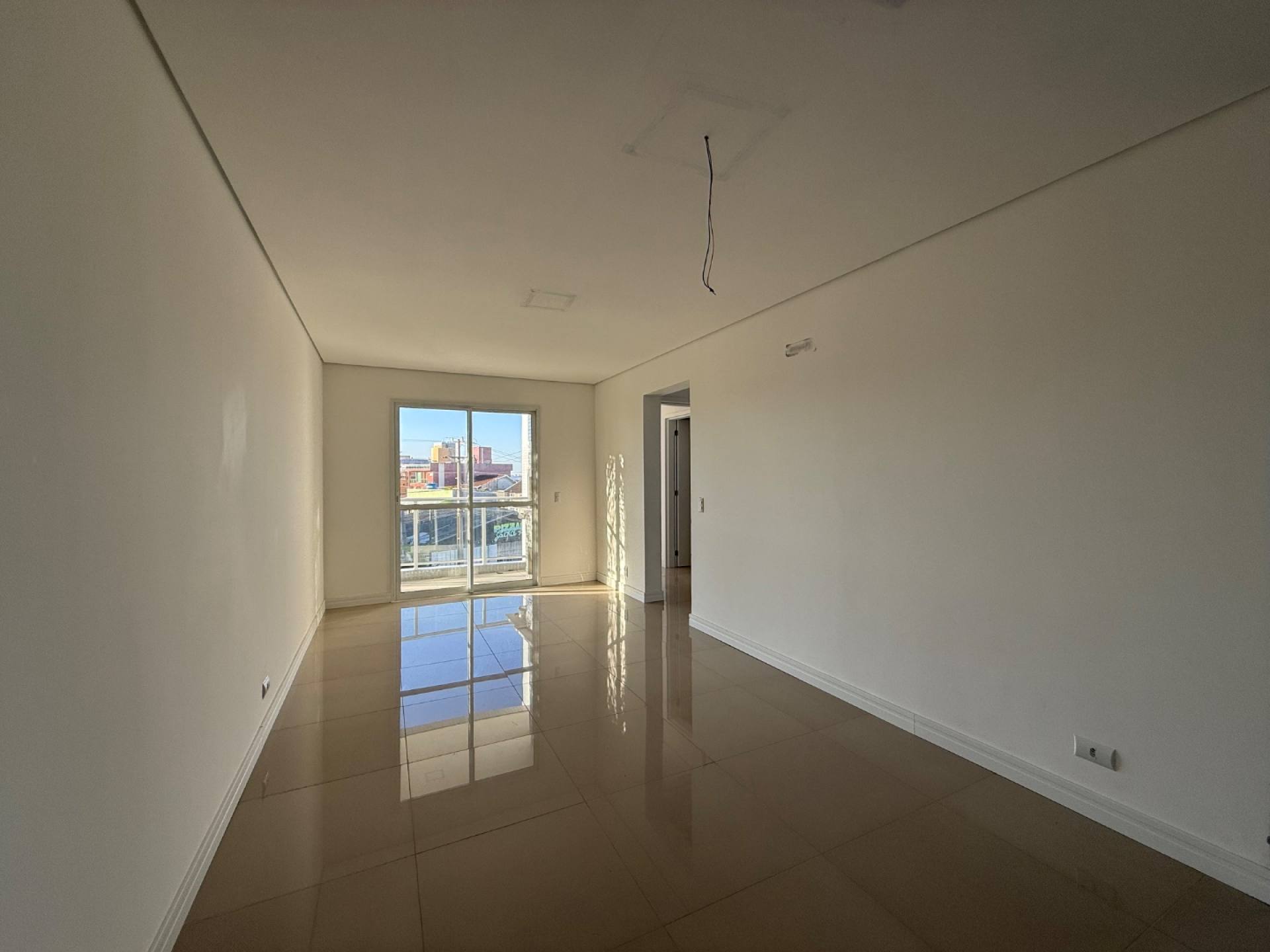Apartamento novo próximo ao mar com suíte