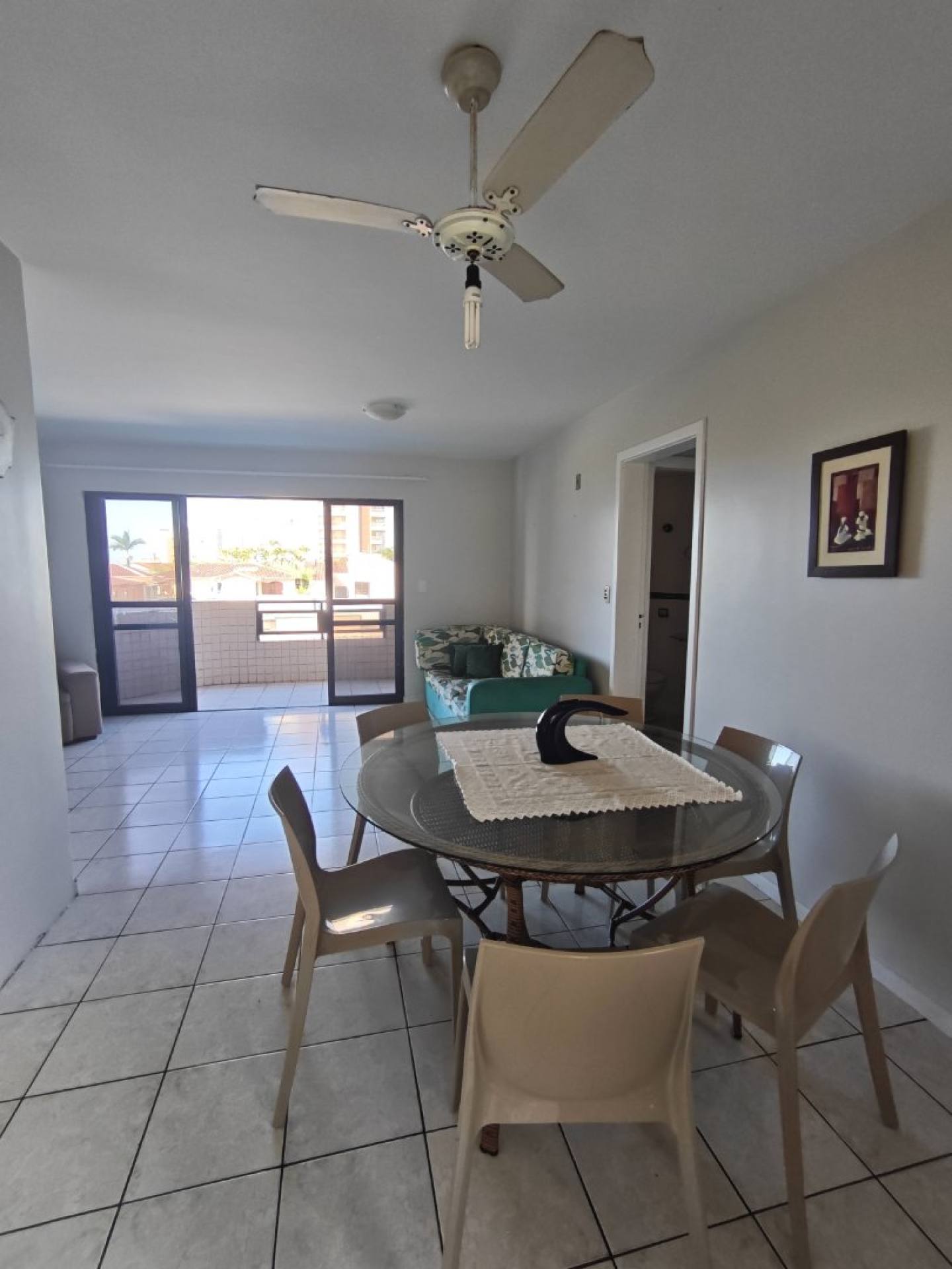 Apartamento Para Vender com 03 quartos 01 suítes no bairro Centro em Guaratuba