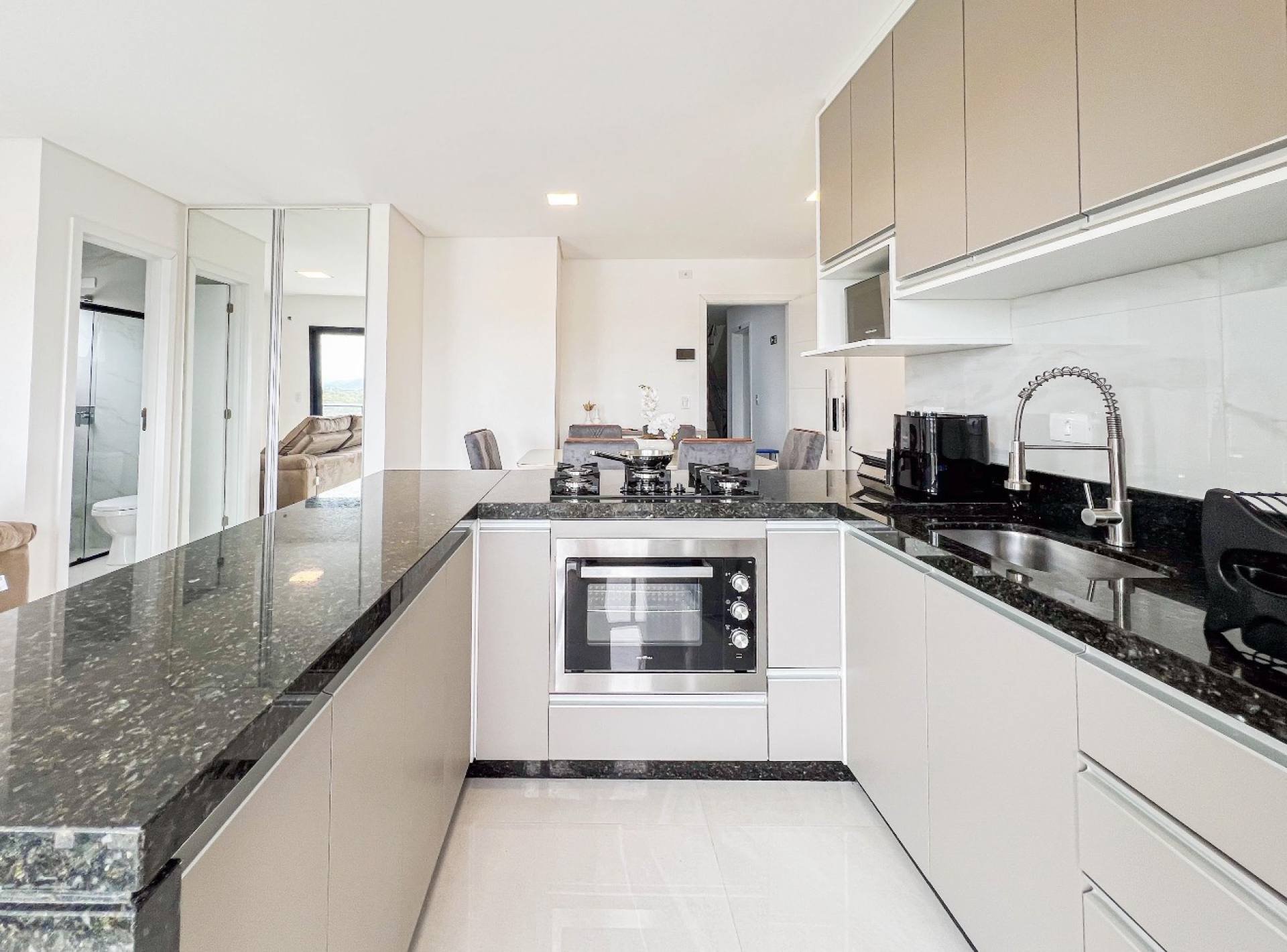 Apartamento Mobiliado Frente Mar em Matinhos