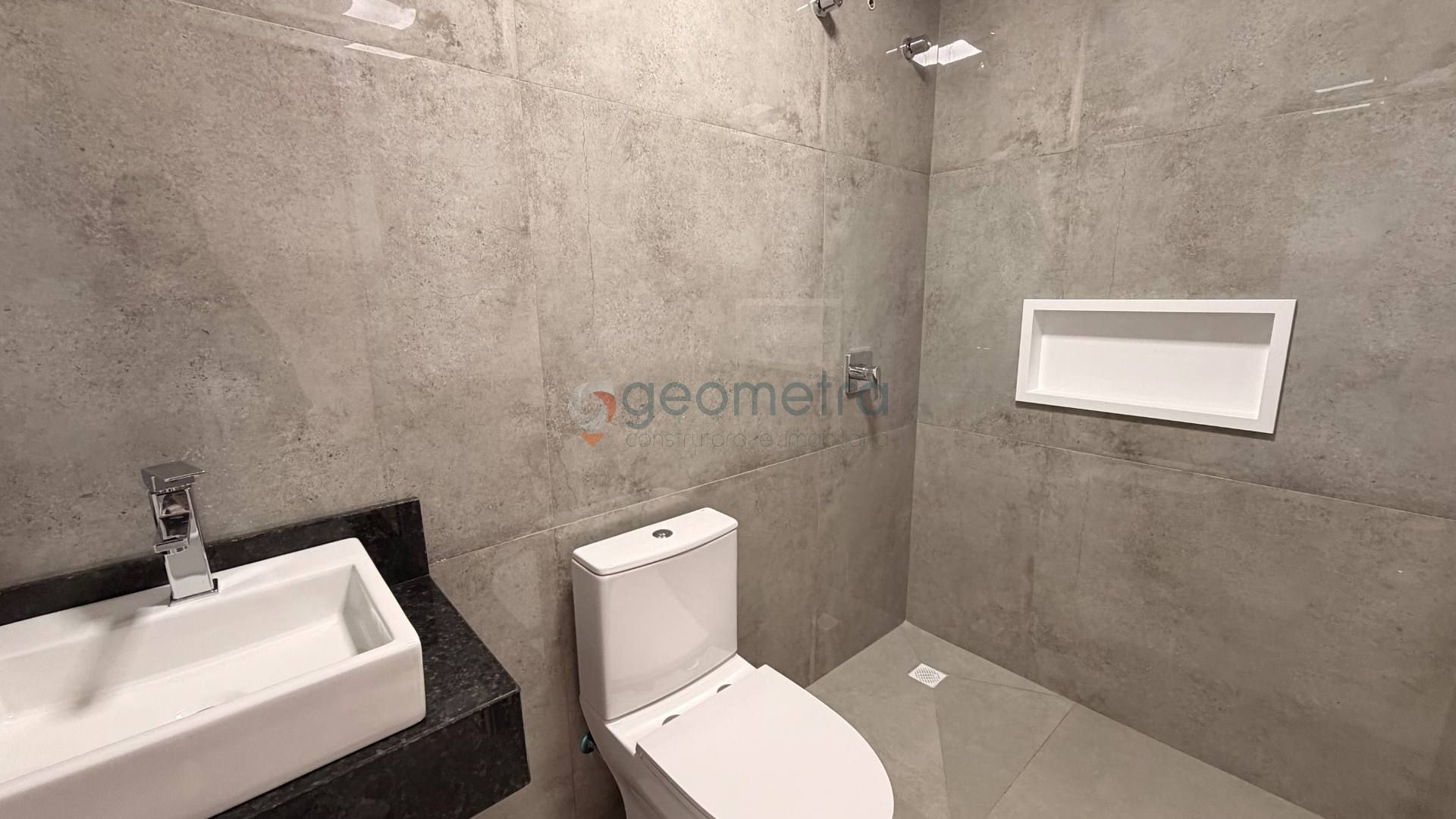 Sobrado Exclusivo | Alto Padrão | 260 m² de Terreno e 260 m² de Área Construída.