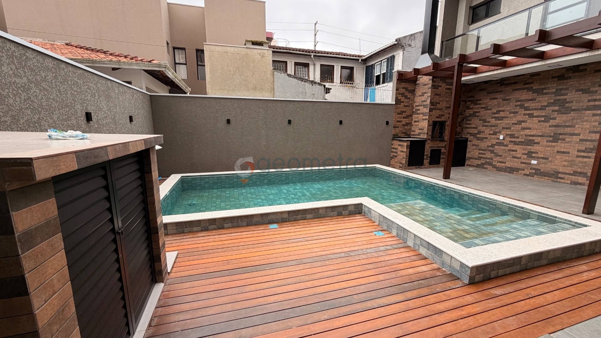 Sobrado Exclusivo | Alto Padrão | 260 m² de Terreno e 260 m² de Área Construída.