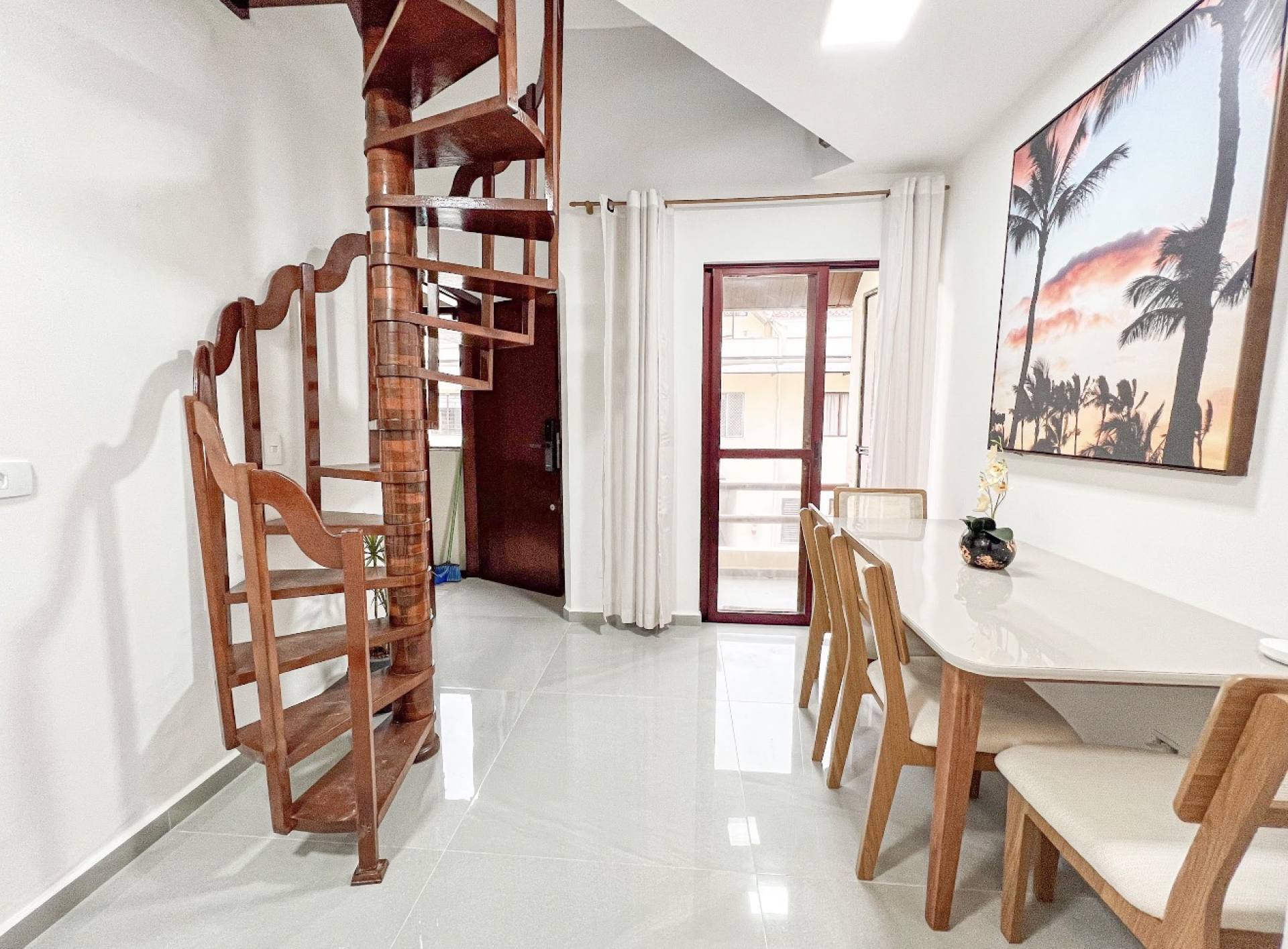 Apartamento Duplex Mobiliado em Caiobá