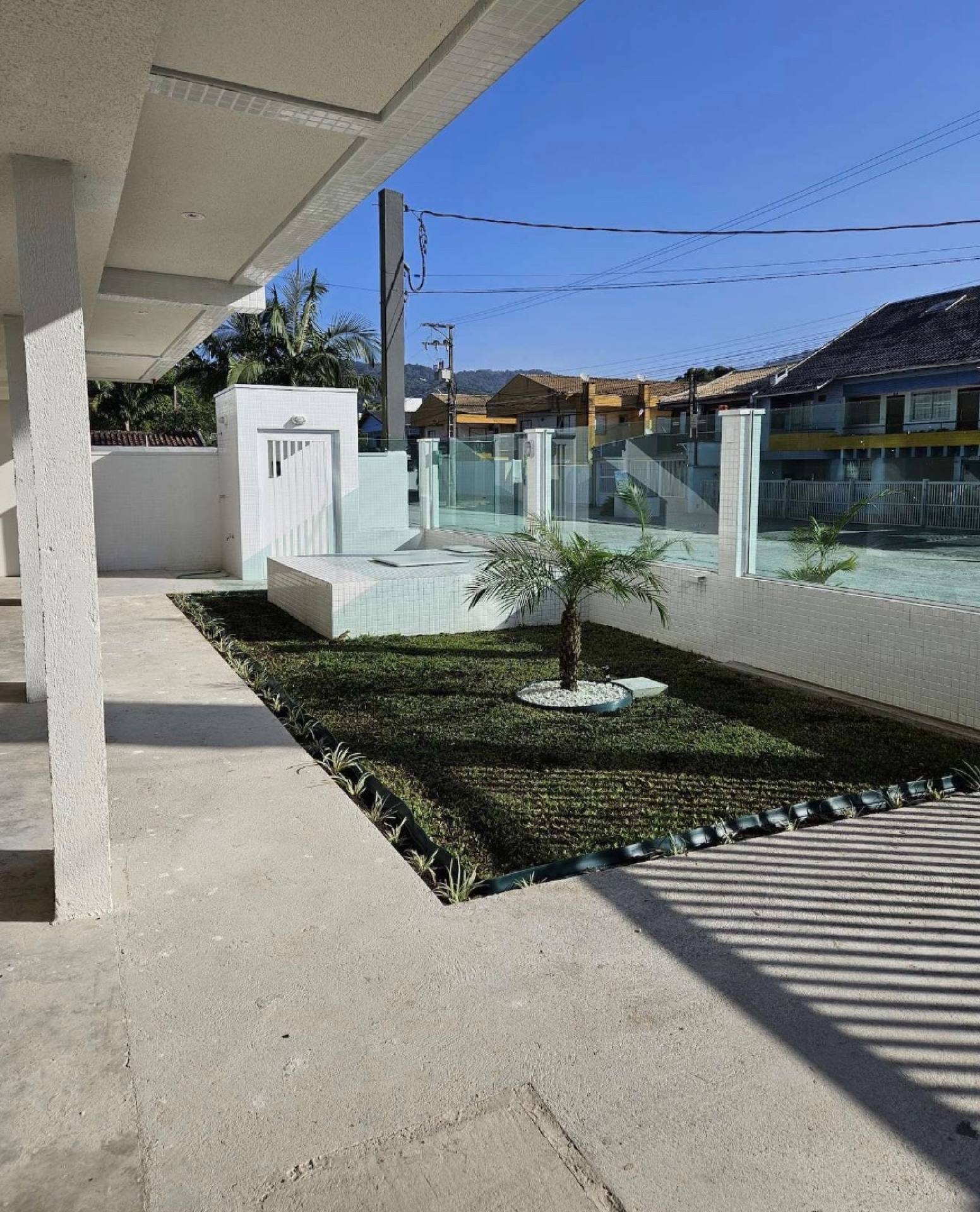 Apartamento Garden com 3 suítes em Caiobá