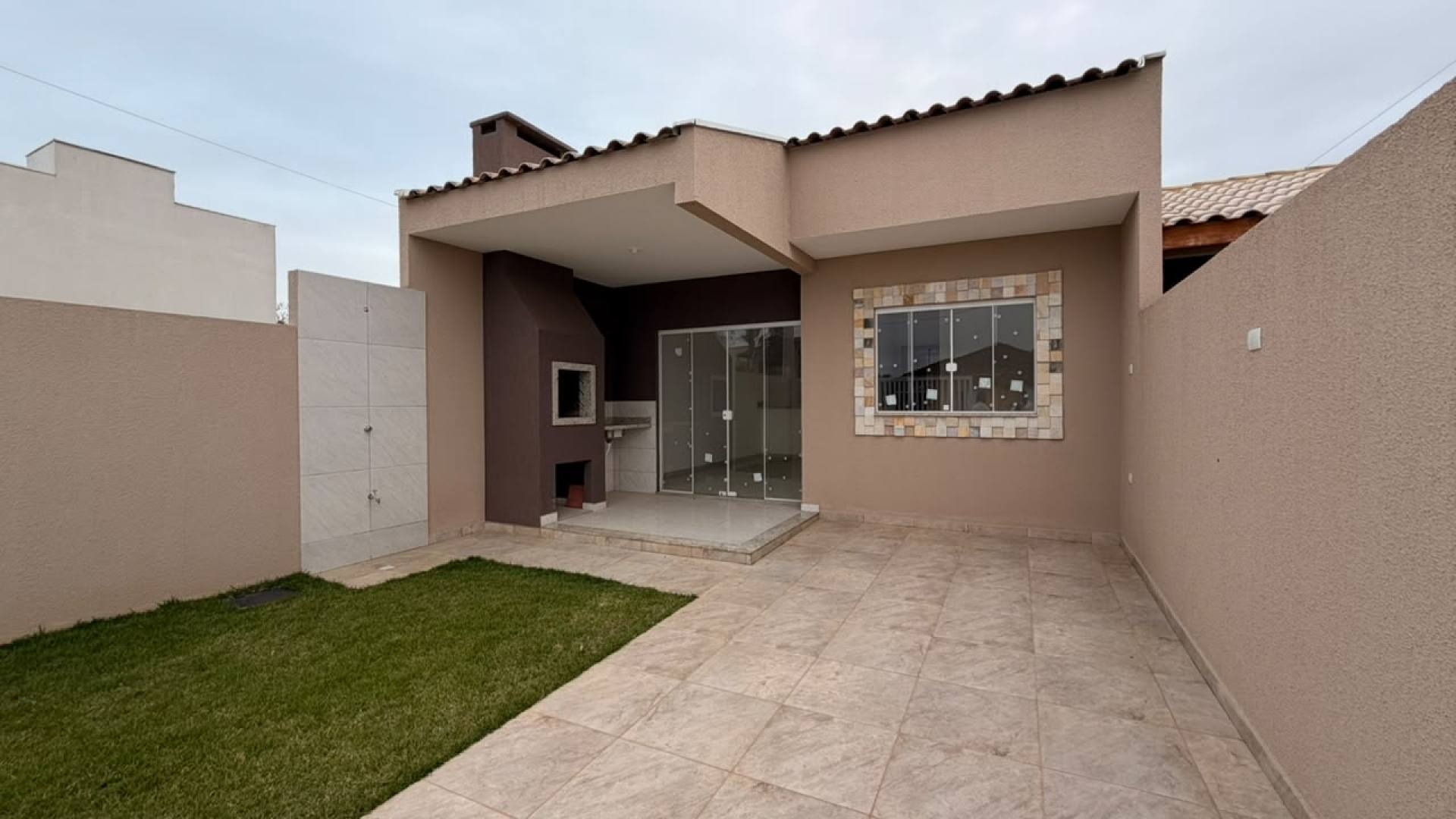 Casa nova no Nereidas a poucos minutos do mar