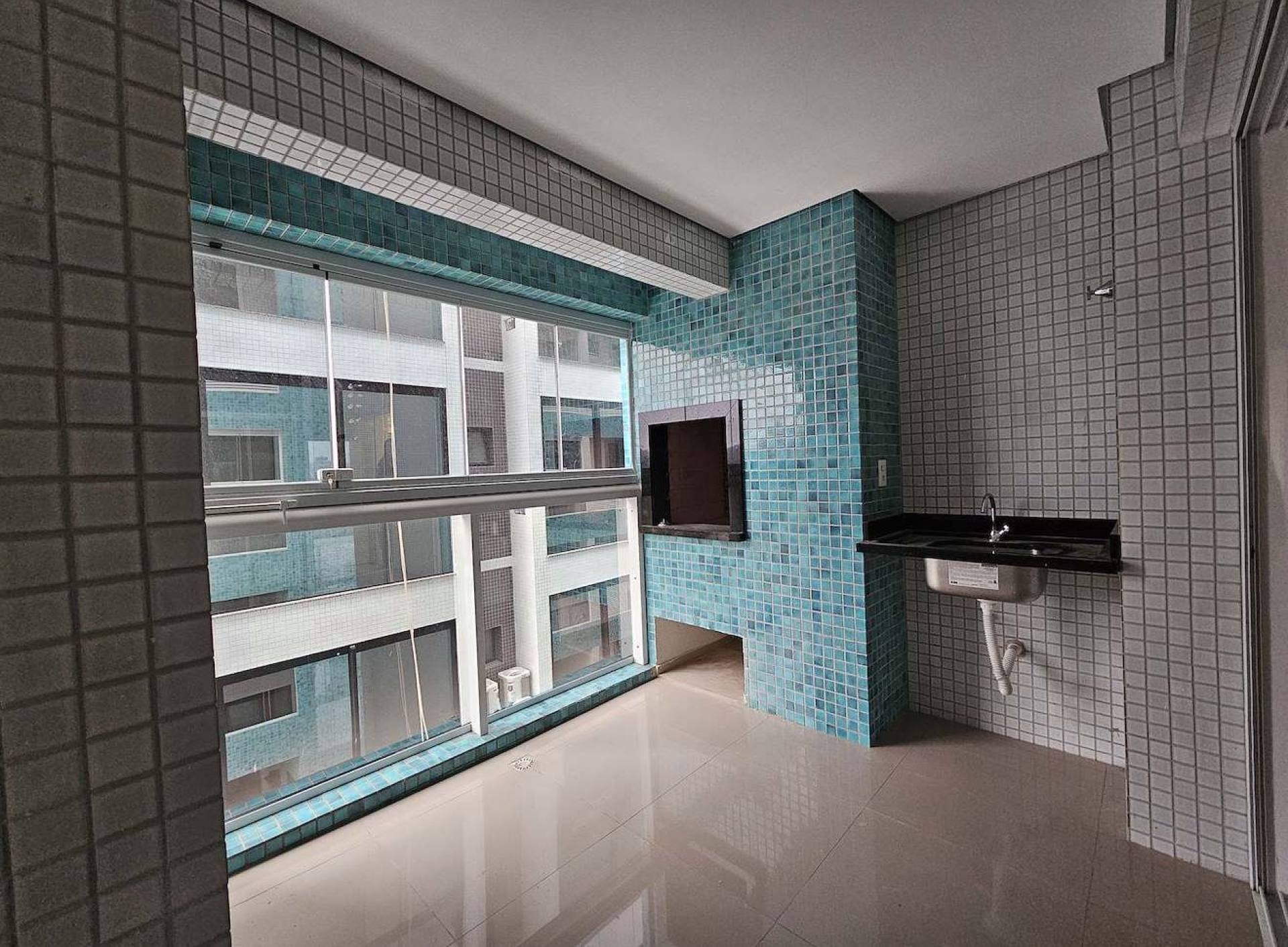 Apartamento novo próximo ao mar em Caiobá