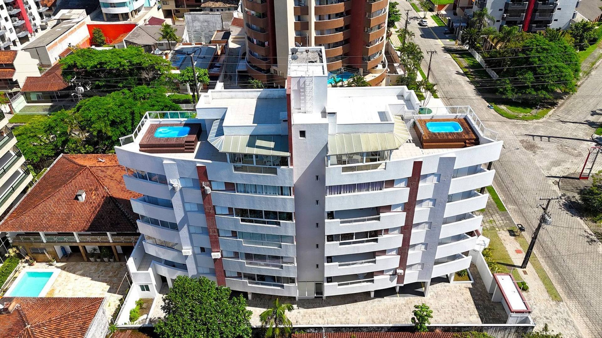 APARTAMENTO COM 250 M², 4 DORMITÓRIOS E PISCINA NO HALLAS 2 – GUARATUBA
