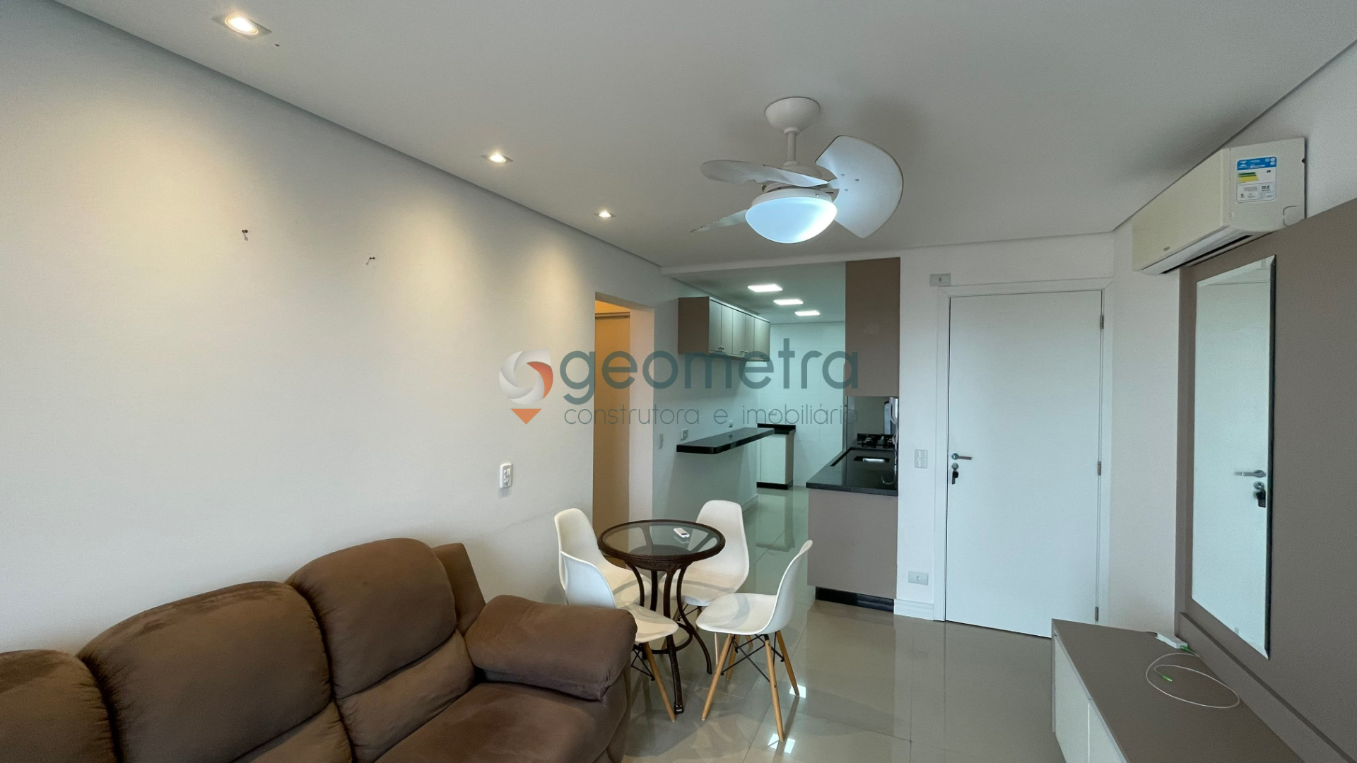 Apartamento mobiliado a 1 quadra do mar — Praia Central, Guaratuba/PR