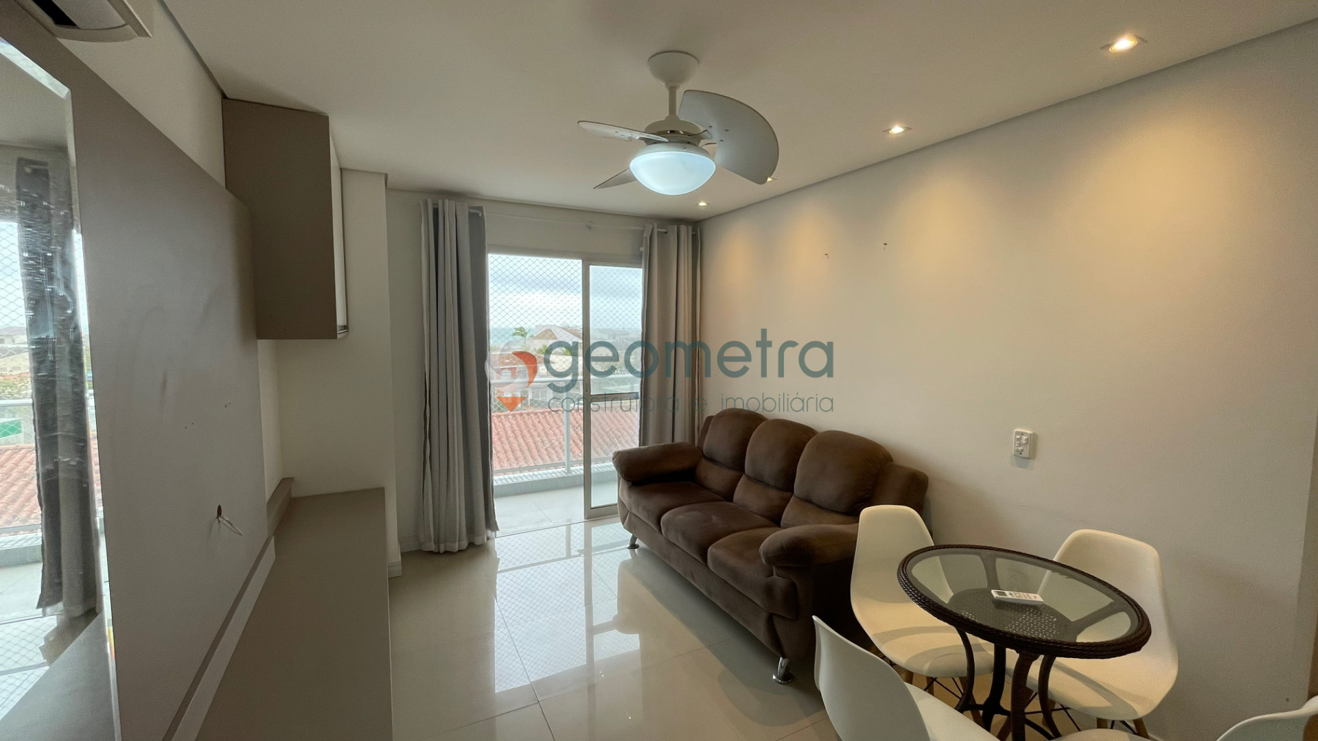 Apartamento mobiliado a 1 quadra do mar — Praia Central, Guaratuba/PR