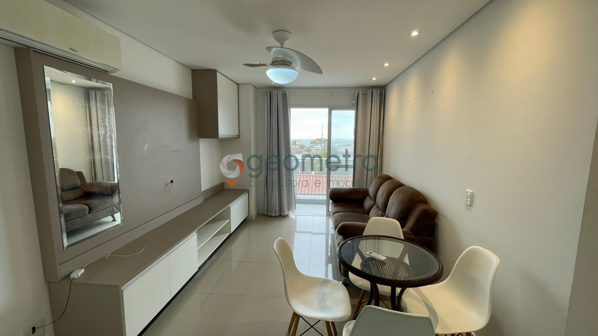 Apartamento mobiliado a 1 quadra do mar — Praia Central, Guaratuba/PR