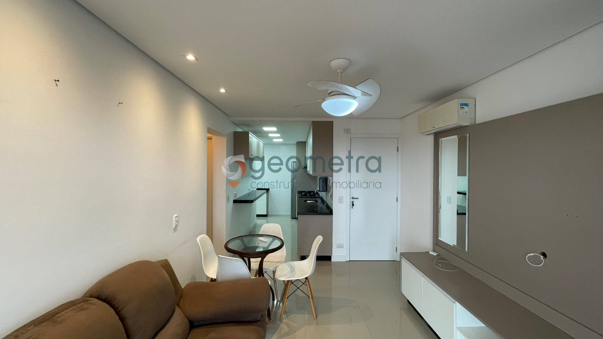 Apartamento mobiliado a 1 quadra do mar — Praia Central, Guaratuba/PR