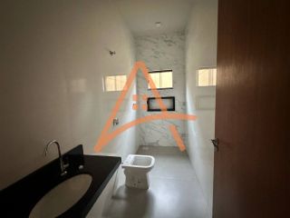 Casa Esquina no Jardim Adriana à Venda