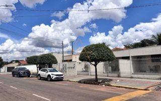 *VENDO SALÃO Comercial (com 4 KIT NET)*.                                                                        ▪️ 01 Salão de 80m² com WC de esquina c/2 portas d acessos                                                                                     