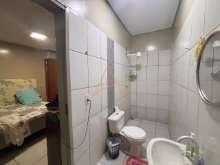 *VENDO SALÃO Comercial (com 4 KIT NET)*.                                                                        ▪️ 01 Salão de 80m² com WC de esquina c/2 portas d acessos                                                                                     