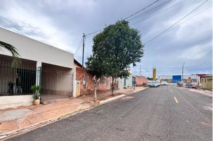 Casa Para Vender com 2 quartos no bairro Jardim Maria Tereza em Rondonópolis