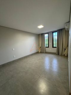 Casa de Condomínio Para Vender 3 suítes no bairro Escolha um bairro... em Rondonópolis