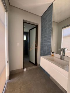 Casa de Condomínio Para Vender 3 suítes no bairro Escolha um bairro... em Rondonópolis