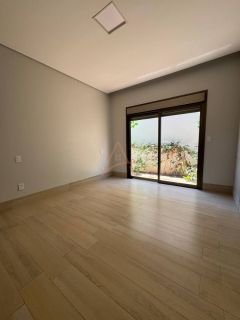 Casa de Condomínio Para Vender 3 suítes no bairro Escolha um bairro... em Rondonópolis