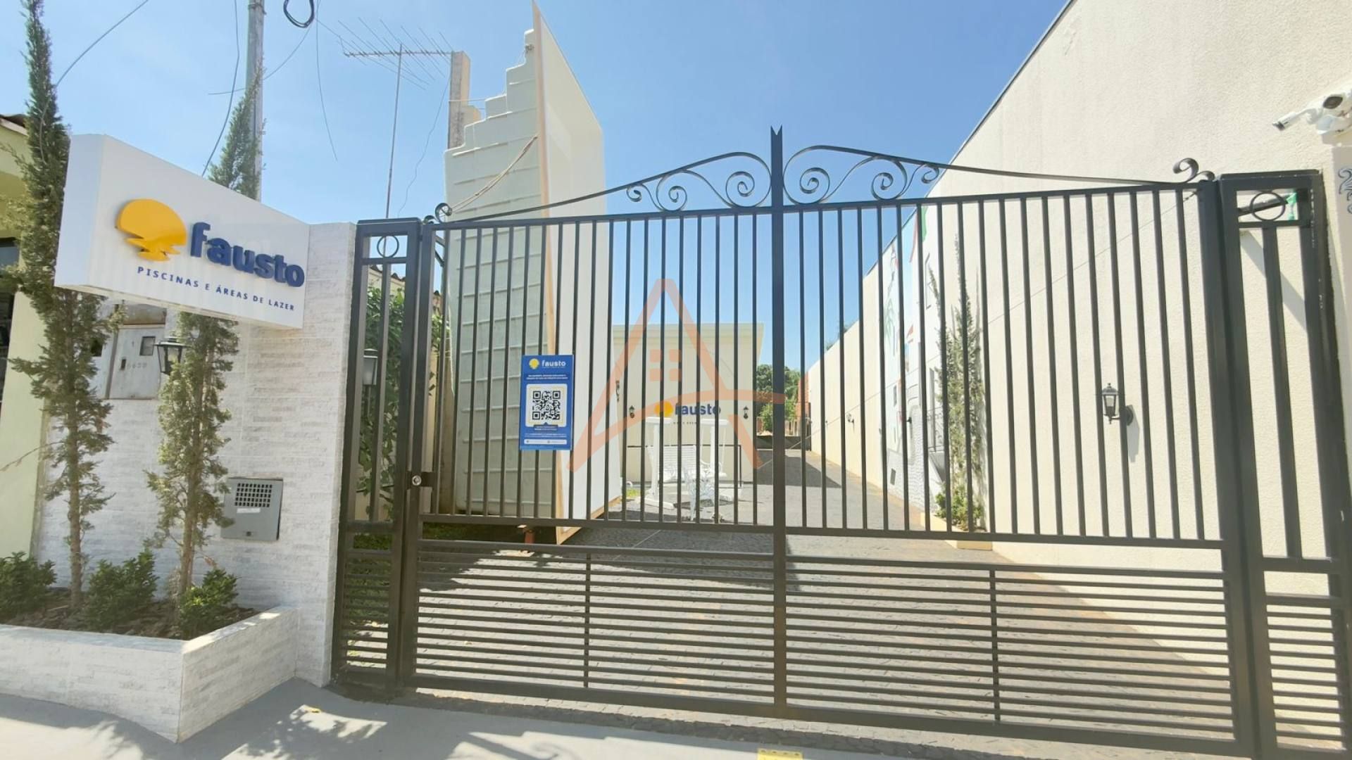 Imóvel Comercial Para Alugar no bairro Escolha um bairro... em Rondonópolis