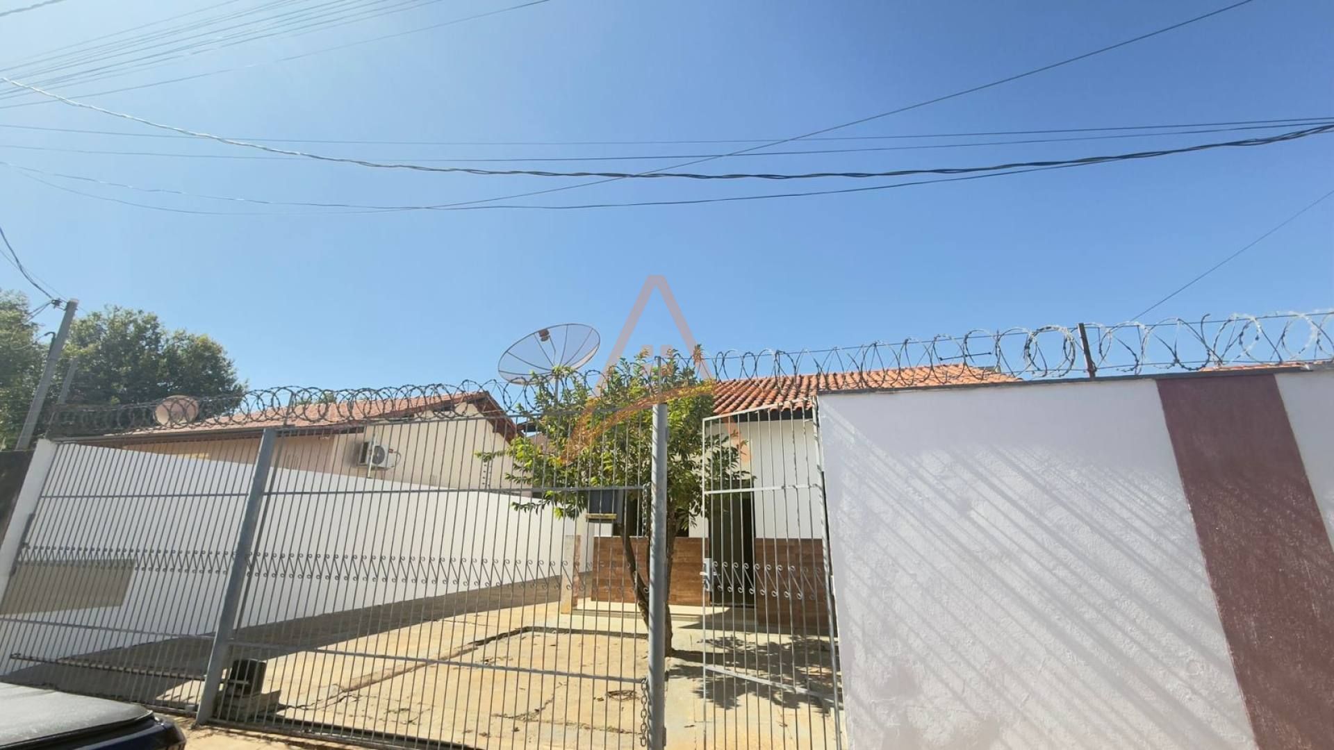 Casa Para Vender com 02 quartos no bairro Centro em Rondonópolis