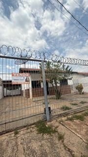 Casa Para Vender com 02 quartos no bairro Centro em Rondonópolis