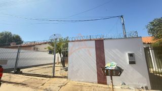 Casa Para Vender com 02 quartos no bairro Centro em Rondonópolis