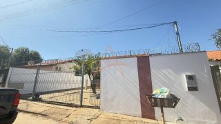 Casa Para Vender com 02 quartos no bairro Centro em Rondonópolis