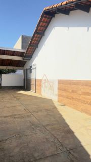 Casa Para Vender com 02 quartos no bairro Centro em Rondonópolis