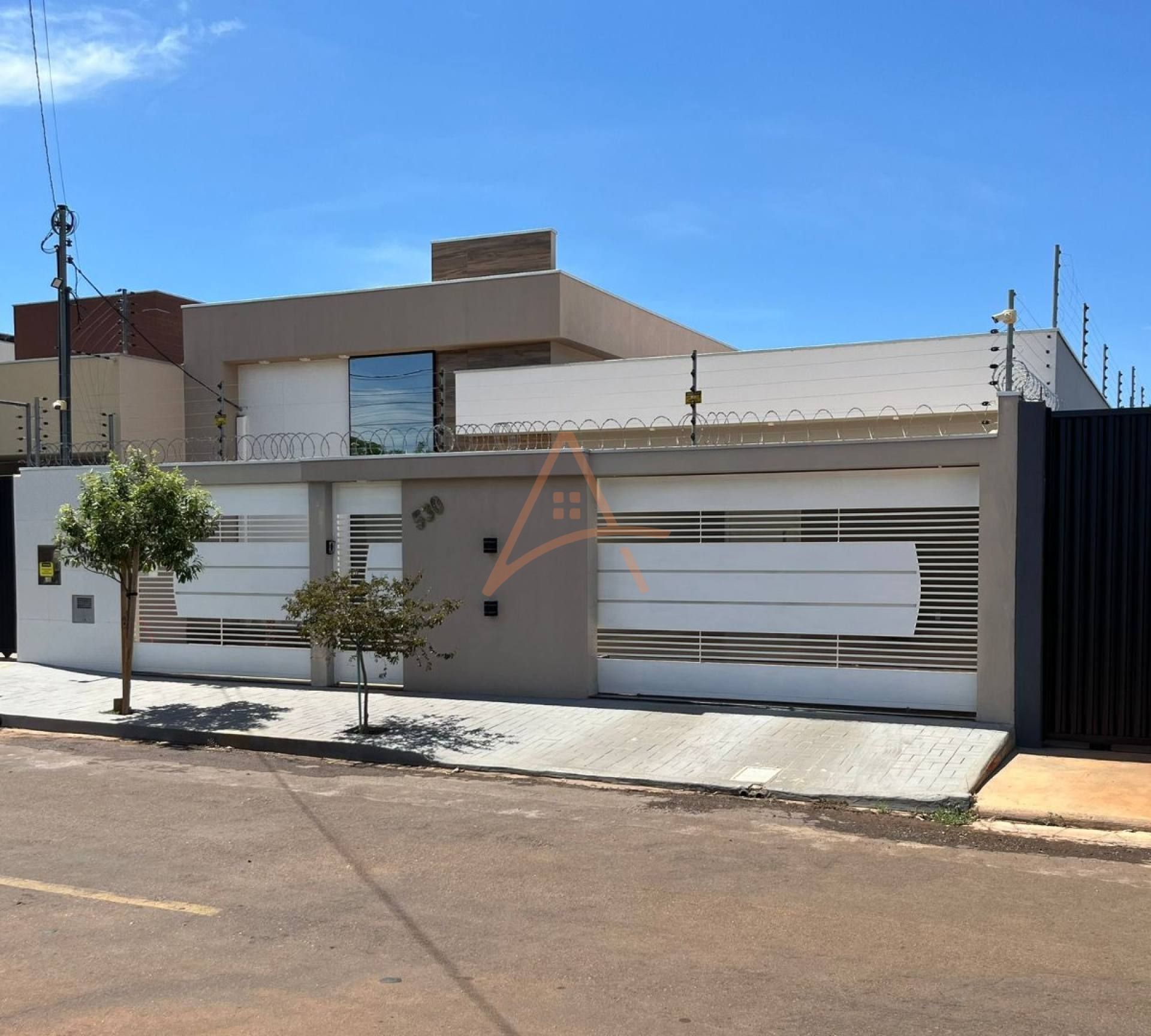 VENDO CASA NO JARDIM SUNFLOWER