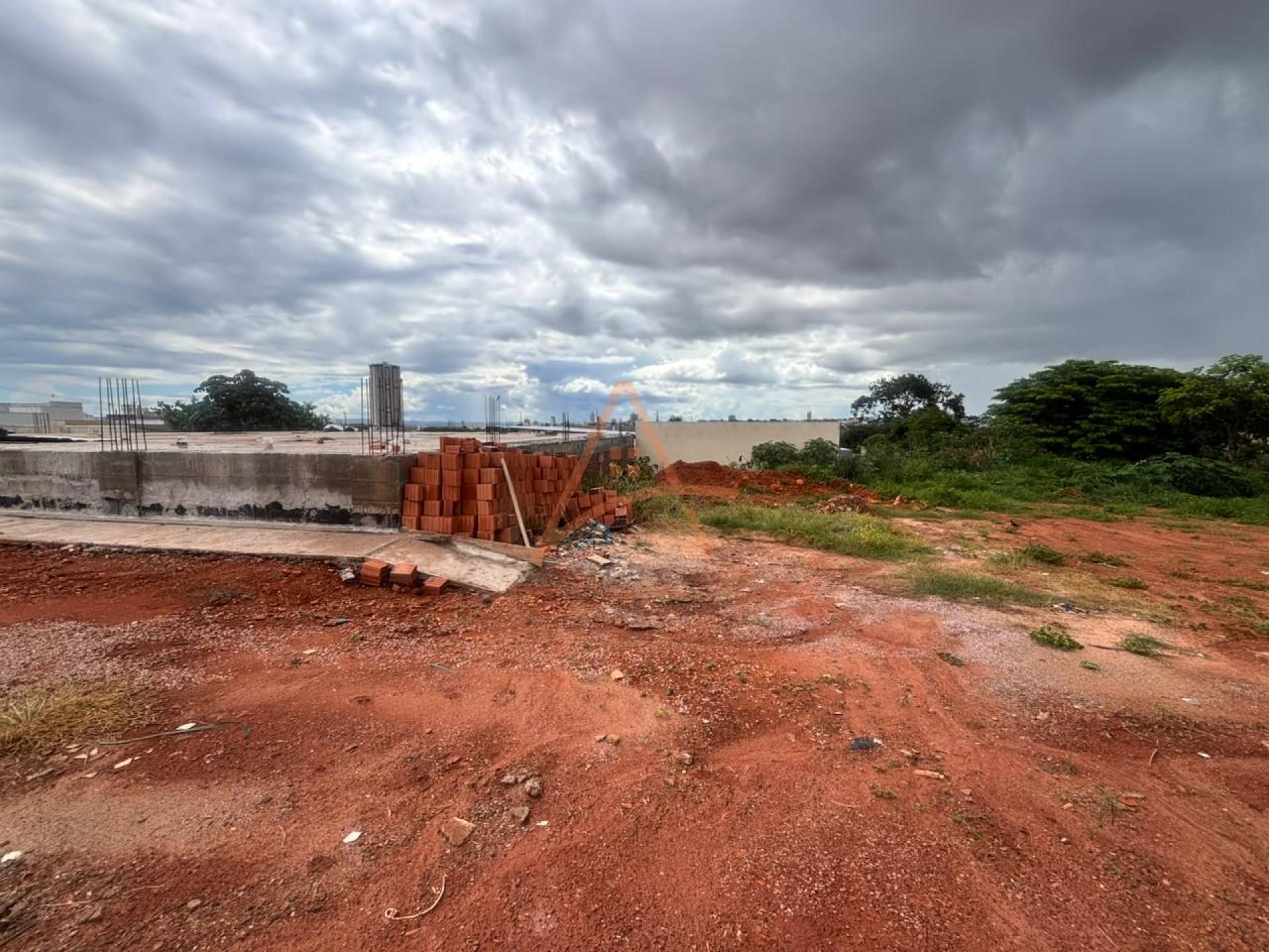 TERRENO À VENDA – GREEN VALLEY 2º