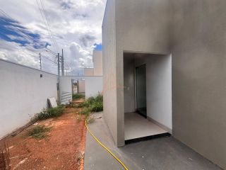 Casa com Estilo Clássico fachada moderna à Venda no Granville I