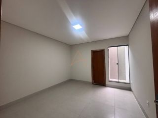 Casa com Estilo Clássico fachada moderna à Venda no Granville I