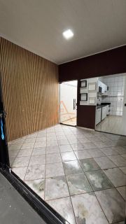Casa + Salão nos  Comercial mesmo terreno — ideal para quem quer morar e lucrar!