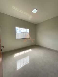 VENDE-SE | CASA EM TERRENO INDIVIDUAL bairro Maria Tereza