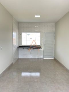 VENDE-SE | CASA EM TERRENO INDIVIDUAL bairro Maria Tereza