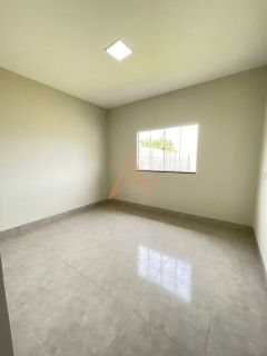 VENDE-SE | CASA EM TERRENO INDIVIDUAL bairro Maria Tereza