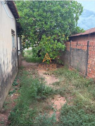 OPORTUNIDADE – CASA NO LOT. PADRE EZEQUIEL RAMIM