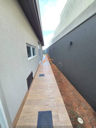 VENDO CASA NOVA - NO CONDOMÍNIO DO BOSQUE 2