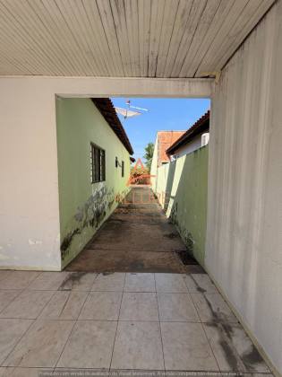 Casa À VENDA no Jardim Itapuã