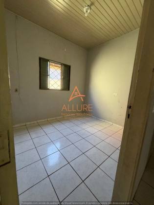 Casa À VENDA no Jardim Itapuã
