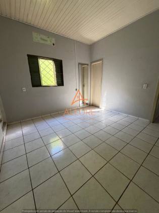 Casa À VENDA no Jardim Itapuã