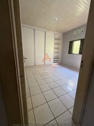 Casa À VENDA no Jardim Itapuã