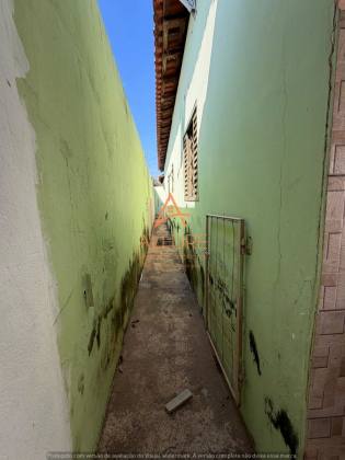 Casa À VENDA no Jardim Itapuã