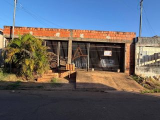 CASA À VENDA – BAIRRO DINALVA