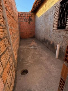 CASA À VENDA – BAIRRO DINALVA