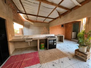 CASA À VENDA – BAIRRO DINALVA