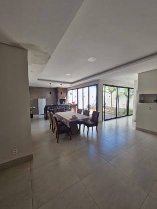 CASA À VENDA – PAIAGUÁS III